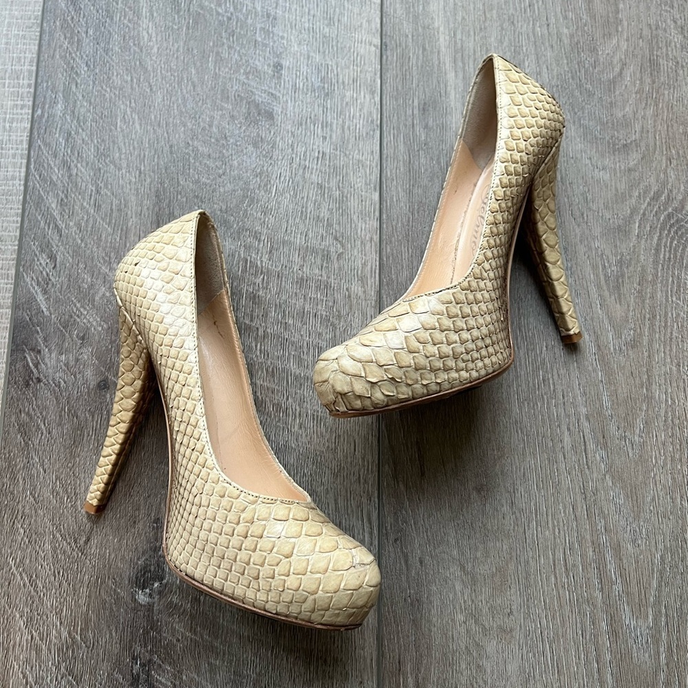 Alejandro Ingelmo Python Print Heels Size 38